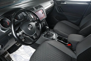 Внедорожник Volkswagen Tiguan 2018 года, 2999000 рублей, Тюмень