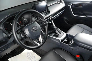Внедорожник Toyota RAV4 2021 года, 3119000 рублей, Тюмень