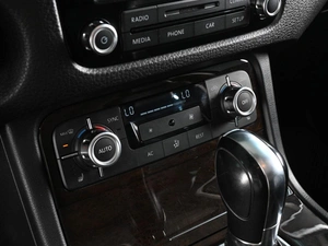 Внедорожник Volkswagen Touareg 2013 года, 2310000 рублей, Аксай