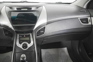 Седан Hyundai Avante 2011 года, 1049000 рублей, Кемерово