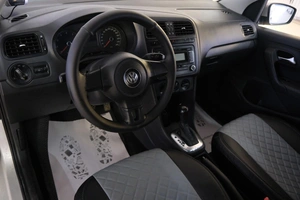 Седан Volkswagen Polo 2012 года, 739000 рублей, Омск
