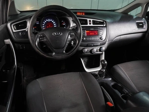 Хетчбэк Kia Ceed 2013 года, 929000 рублей, Воронеж