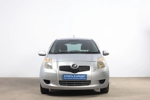 Хетчбэк Toyota Vitz 2005 года, 649000 рублей, Новосибирск