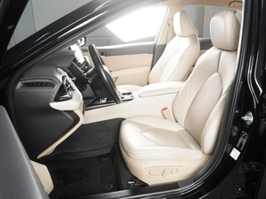 Седан Toyota Camry 2021 года, 3685000 рублей, Красный Пахарь