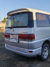 Минивэн Toyota Hiace Regius 1999 года, 850000 рублей, Емельяново