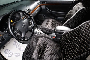 Седан Toyota Avensis 2007 года, 929000 рублей, Сургут