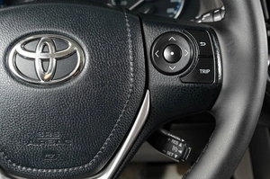 Внедорожник Toyota RAV4 2017 года, 2659000 рублей, Тюмень