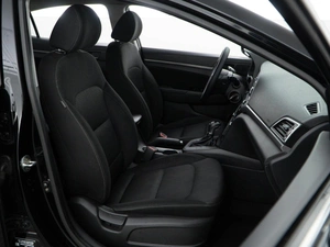 Седан Hyundai Elantra 2017 года, 1600050 рублей, Москва