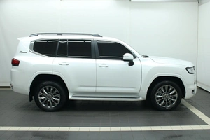 Внедорожник Toyota Land Cruiser 2021 года, 10890000 рублей, Красноярск