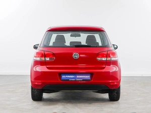 Хетчбэк Volkswagen Golf 2011 года, 727077 рублей, Москва