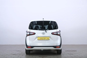 Минивэн Toyota Sienta 2018 года, 1589000 рублей, Омск