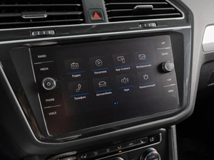 Внедорожник Volkswagen Tiguan 2019 года, 1849000 рублей, Тюмень