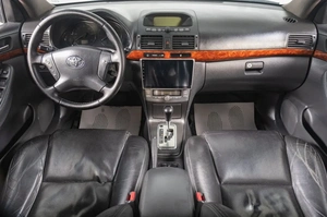 Седан Toyota Avensis 2005 года, 949000 рублей, Томск