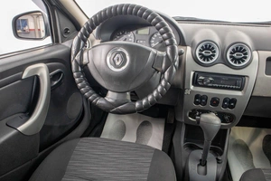 Седан Renault Logan 2011 года, 589000 рублей, Барнаул