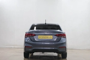 Седан Hyundai Solaris 2017 года, 929000 рублей, Новокузнецк