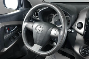 Внедорожник Toyota RAV4 2010 года, 1199000 рублей, Тюмень