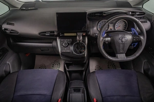 Минивэн Toyota Wish 2013 года, 1299000 рублей, Томск