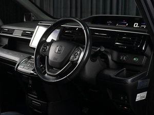 Минивэн Honda Stepwgn Spada 2016 года, 2355000 рублей, Тюмень