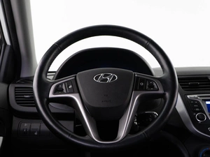 Седан Hyundai Solaris 2014 года, 1243055 рублей, Москва