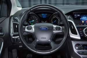 Хетчбэк Ford Focus 2013 года, 799000 рублей, Красноярск