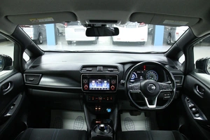 Хетчбэк Nissan Leaf 2017 года, 1783000 рублей, Солонцы