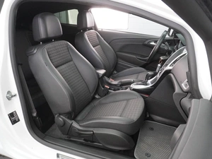 Хетчбэк Opel Astra GTC 2014 года, 1149000 рублей, Воронеж