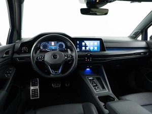 Хетчбэк Volkswagen Golf R 2021 года, 5846900 рублей, Москва