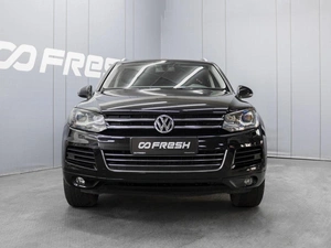 Внедорожник Volkswagen Touareg 2014 года, 2280000 рублей, Омск