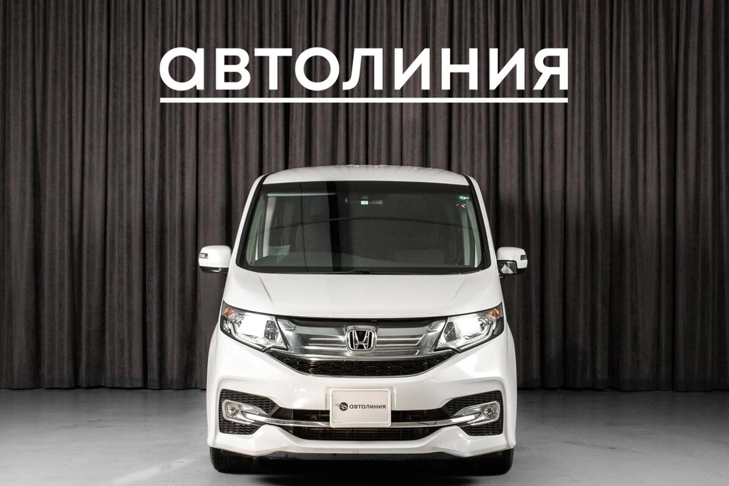 Минивэн Honda Stepwgn Spada 2015 года, 1969000 рублей, Красноярск