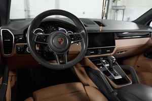 Внедорожник Porsche Cayenne 2021 года, 9299000 рублей, Ульяновск