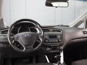 Хетчбэк Kia Ceed 2015 года, 970000 рублей, Омск