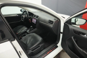 Седан Volkswagen Jetta 2015 года, 1245000 рублей, Курск