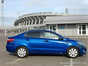 Седан Kia Rio 2013 года, 850000 рублей, Красноярск