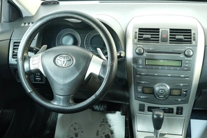 Седан Toyota Corolla 2007 года, 749000 рублей, Омск