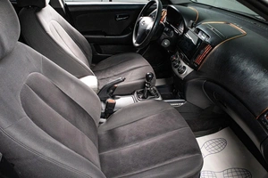 Седан Hyundai Elantra 2010 года, 519000 рублей, Сургут