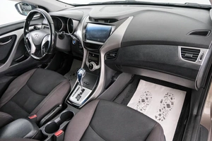 Седан Hyundai Elantra 2012 года, 1019000 рублей, Красноярск