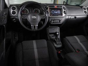 Внедорожник Volkswagen Tiguan 2010 года, 1199000 рублей, Воронеж