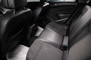 Хетчбэк Opel Astra 2011 года, 619000 рублей, Сургут