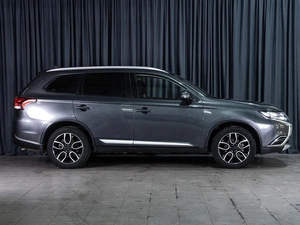 Внедорожник Mitsubishi Outlander 2018 года, 1990000 рублей, Волгоград