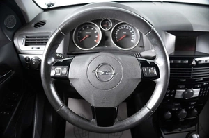 Хетчбэк Opel Astra 2011 года, 759000 рублей, Пермь