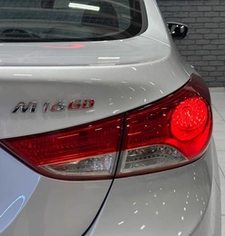 Седан Hyundai Avante 2011 года, 997000 рублей, Красноярск