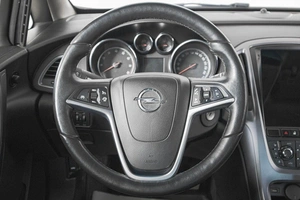 Хетчбэк Opel Astra 2013 года, 869000 рублей, Кемерово
