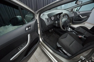 Хетчбэк Peugeot 308 2010 года, 349000 рублей, Красноярск