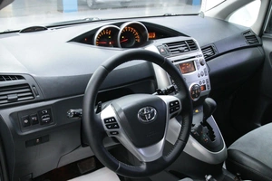Минивэн Toyota Verso 2010 года, 1008000 рублей, Солонцы