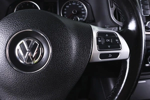 Внедорожник Volkswagen Tiguan 2011 года, 1129000 рублей, Пермь