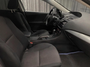 Хетчбэк Mazda 3 2012 года, 840000 рублей, Красноярск