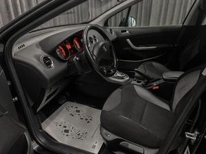 Хетчбэк Peugeot 308 2012 года, 512000 рублей, Красноярск