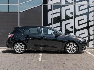 Хетчбэк Mazda 3 2011 года, 915000 рублей, Краснодар