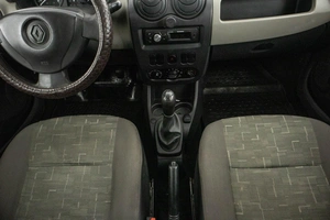 Седан Renault Logan 2015 года, 329000 рублей, Пермь