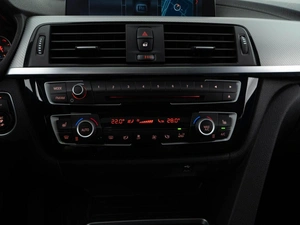 Седан BMW 3 серия 2018 года, 2999077 рублей, Москва